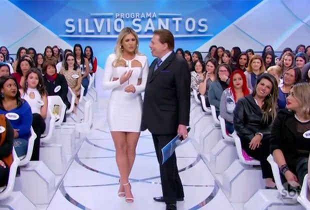 Silvio Santos expulsa Lívia Andrade de programa e depois a elogia; veja
