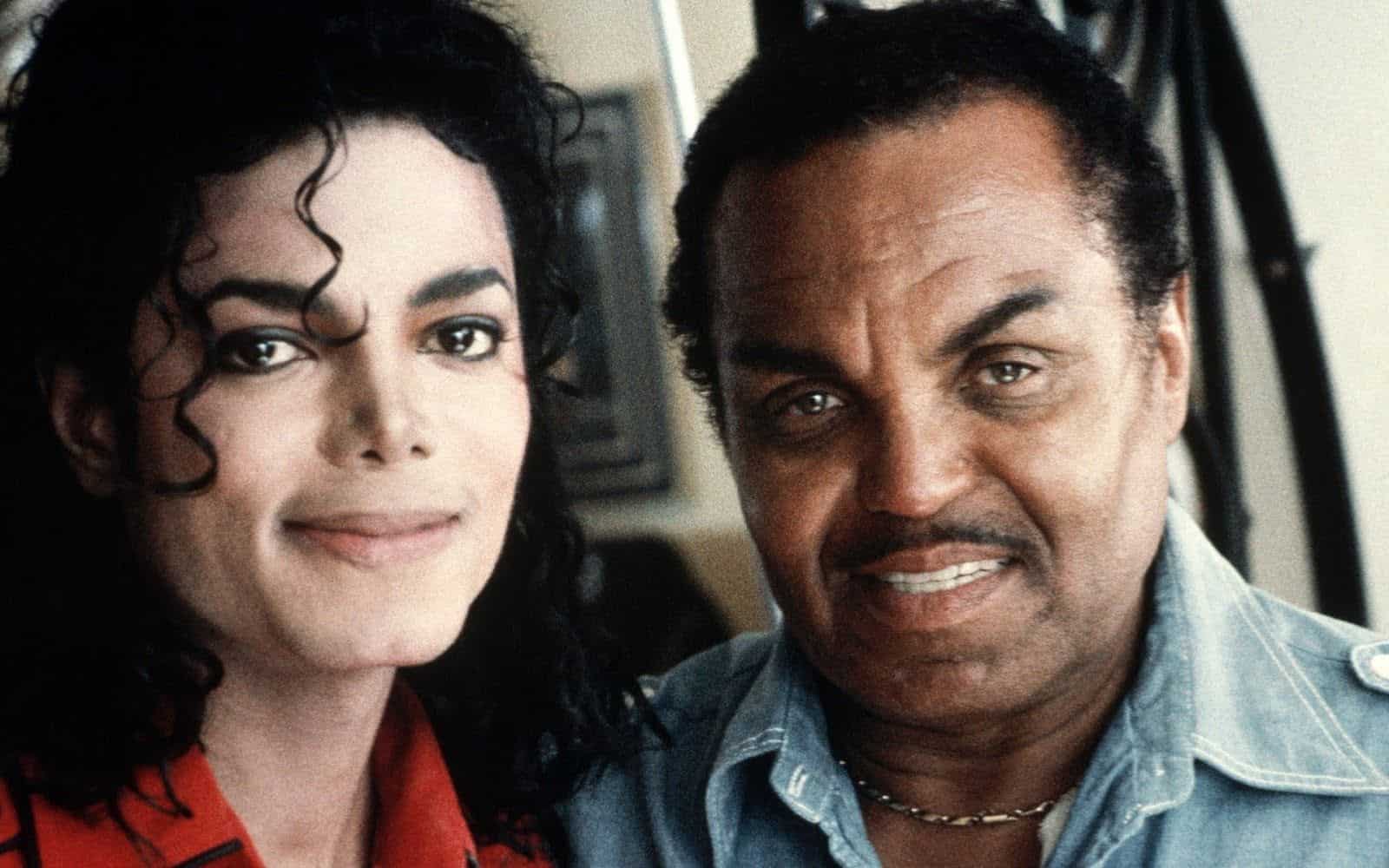 Médico de Michael Jackson faz revelação surpreendente sobre cantor e ataca pai do astro