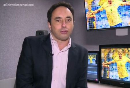 Repórter é beijado por torcedor durante link do SporTV