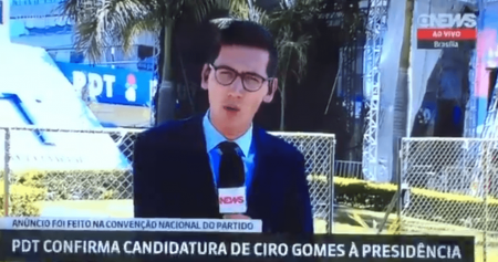 Manifestante empurra Nilson Klava durante link na GloboNews