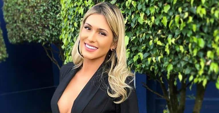 Lívia Andrade revela peso após abandonar dieta e academia