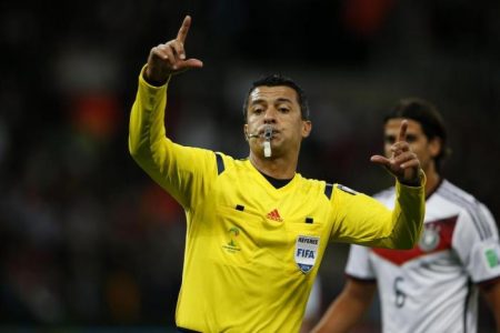 Árbitro da Copa pode substituir Arnaldo Cézar Coelho na Globo