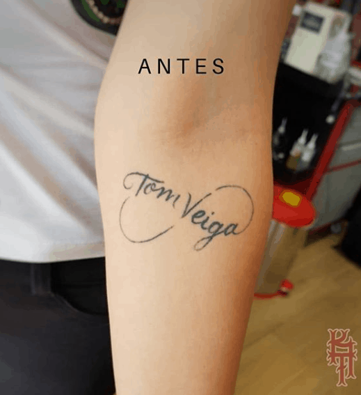 Ex-mulher de Tom Veiga cobre tatuagem que tinha com o nome do ex 