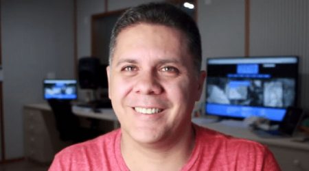 Dublador de Goku e Bob Esponja, Wendel Bezerra esbanja fofura ao lado do filho