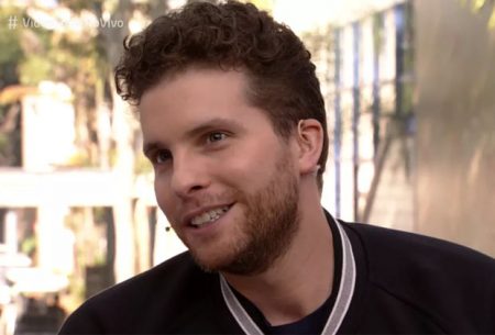 Thiago Fragoso emociona Sophia Abrahão no “Vídeo Show”