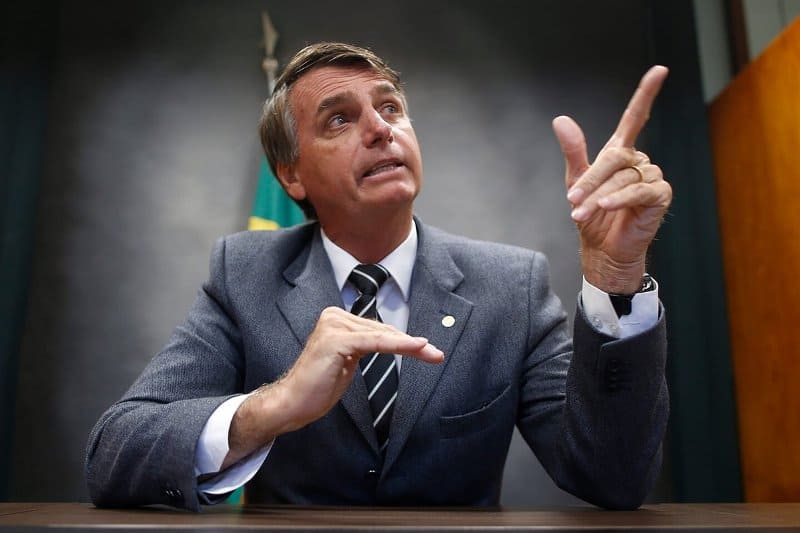 SBT pode furar a Record e conseguir primeira entrevista de Bolsonaro em 2019