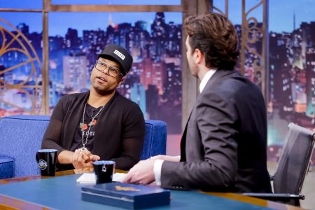 Buchecha abre o coração sobre carreira e saúde no “The Noite”