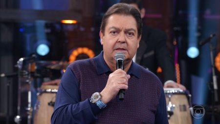 Faustão ironiza passagem de atriz pela Record e estreia “câmera de cinema”