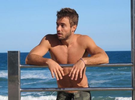 Fãs vão à loucura com foto sexy de Kayky Brito