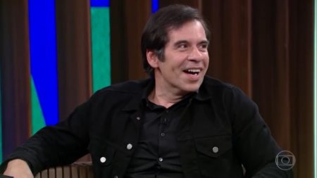 Leandro Hassum revela tatuagem em homenagem a Jerry Lewis e fala sobre novo projeto