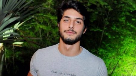 Modelo Vivi Orth reclama de post e é ofendida por Enrico Celico: “Rampeira suja”