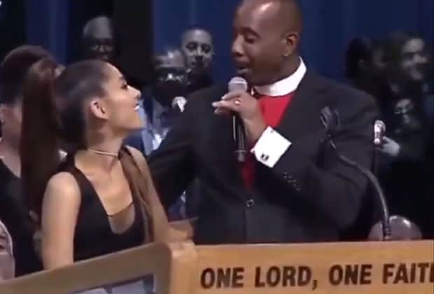 Pastor é acusado de apalpar Ariana Grande no funeral de Aretha Franklin