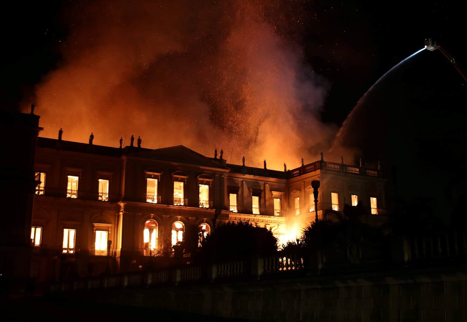 Incêndio do Museu Nacional: O luto e a manifestação dos famosos