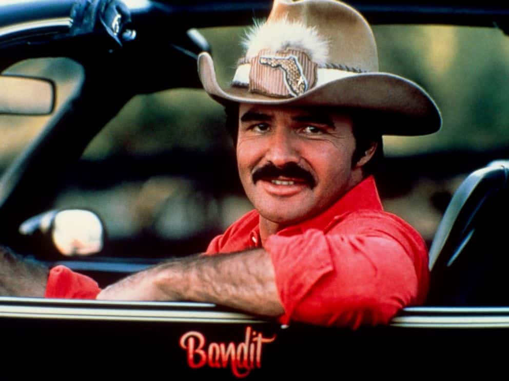 Ator Burt Reynolds sofre ataque cardíaco e morre aos 82 anos