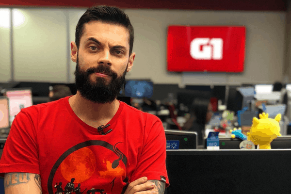 Cauê Fabiano homenageia “Sessão da Tarde” com look inusitado na Globo