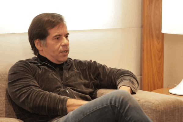 Leandro Hassum desabafa após ser acusado de debochar de deficientes auditivos