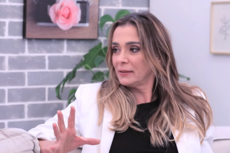 Mãe aos 40, Mônica Martelli relembra carreira e conta que já sofreu 3 abortos espontâneos