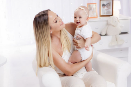 Eliana celebra primeiro aniversário da filha, Manuela