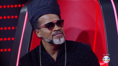 Carlinhos Brown vai às lágrimas no “The Voice Kids”