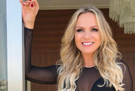 Eliana se declara para Silvio Santos e emociona a web