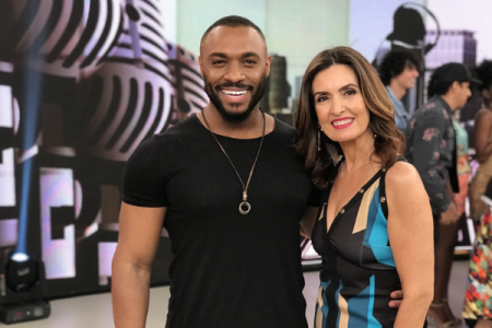 Convidado do “Encontro” com Fátima Bernardes “tomba” web com beleza e resposta ao racismo