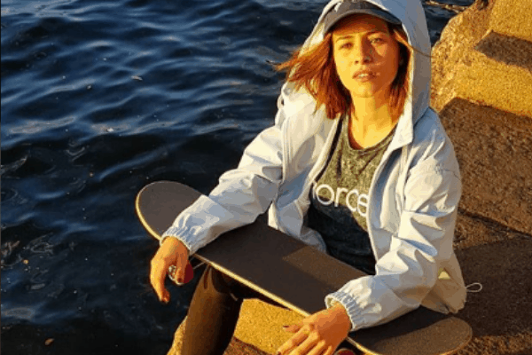 Laryssa Ayres se prepara para viver skatista em “O Sétimo Guardião”