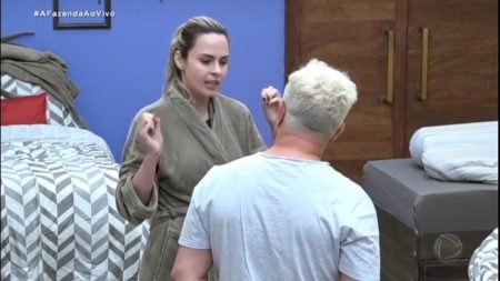 “A Fazenda 10”: Evandro pede desculpas a Ana Paula Renault e recebe crítica