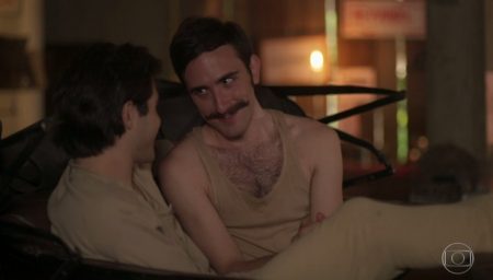 Contra críticos, Globo exibe segundo beijo gay em “Orgulho e Paixão”