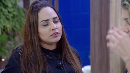 “A Fazenda 10”: Perlla revela brincadeira de João e peoas apontam assédio