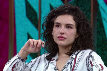 Kéfera fala sobre carreira e ditadura da beleza e se emociona com Mariana Xavier