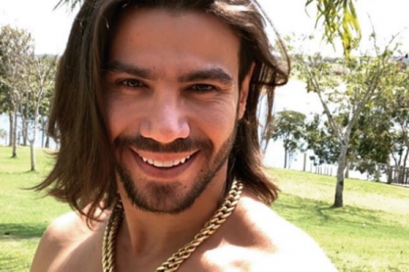 Mariano faz desafio da puberdade em rede social e deixa fãs malucas