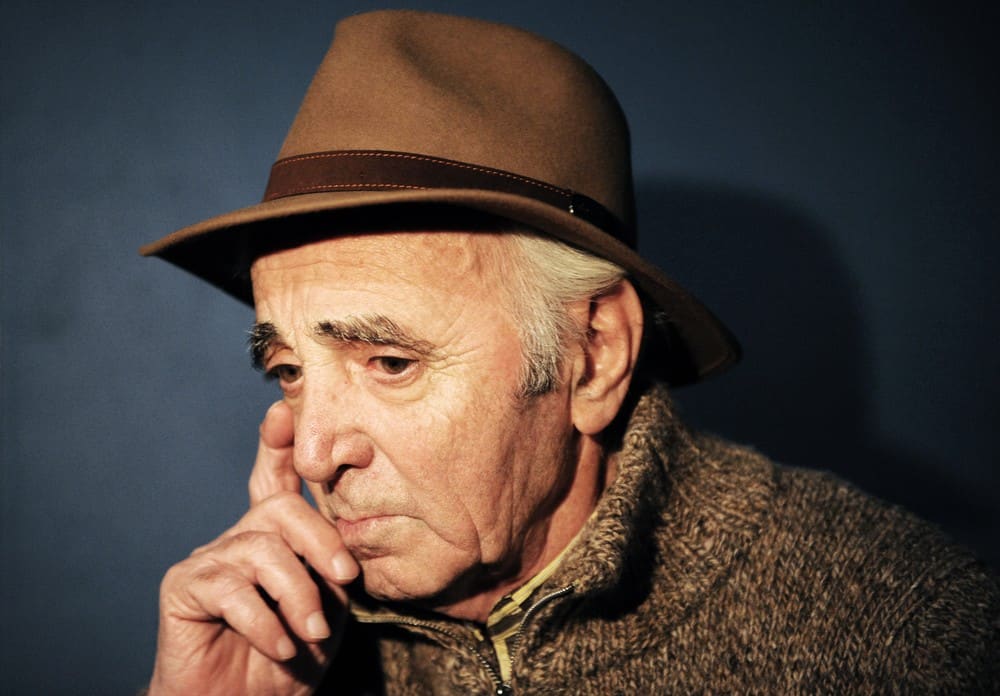 Intérprete de “She”, Charles Aznavour morre aos 94 anos