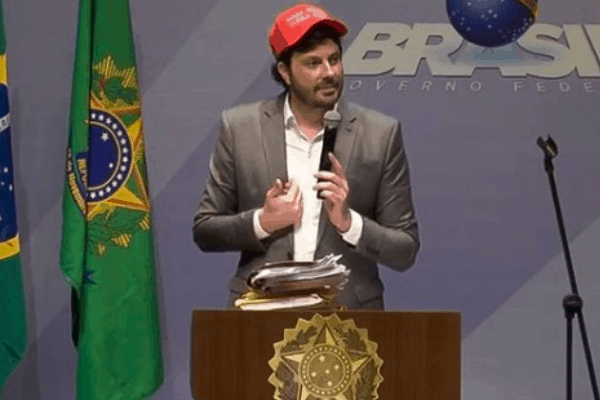 “Contrariando” Bolsonaro, Danilo Gentili afirma que Maria do Rosário merece ser estuprada