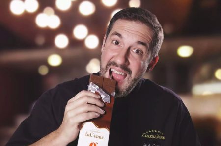 Band quer ex-Globo no comando de reality sobre chocolates
