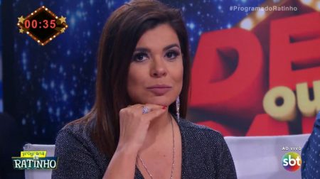 Em reestreia no SBT, Mara Maravilha troca farpas com colega