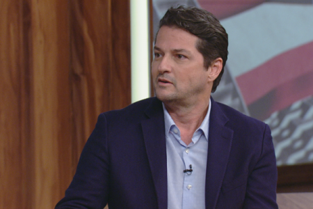 Marcelo Serrado muda postura sobre política e critica Regina Duarte