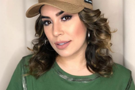 Naiara Azevedo se atrasa para subir ao palco e é recebida com vaias