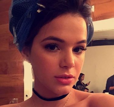 Bruna Marquezine defende amigo agredido nas ruas por condição sexual
