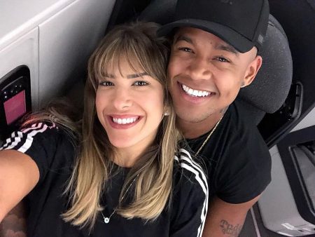 Léo Santana comenta foto da ex, Lorena Improta, e fãs ficam chocados