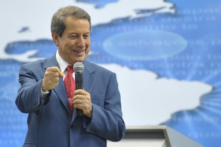 Pastor causa desconforto na Band ao fazer exigência envolvendo Datena