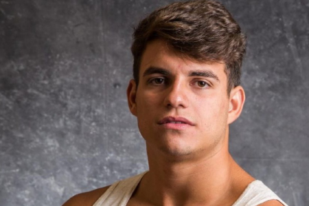 Ex-BBB Antonio Rafaski retorna à cidade natal para registar filha