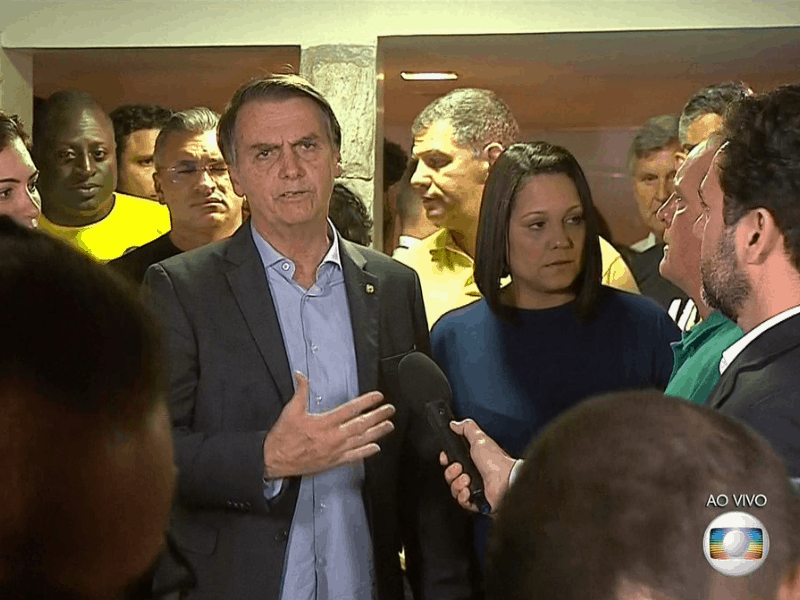 Amigo da Record, Bolsonaro escolhe repórter da Globo para primeiro pronunciamento