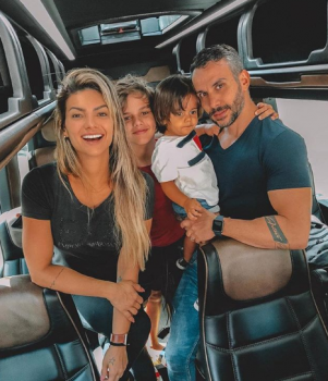 Kelly Key parabeniza o marido com declaração de amor