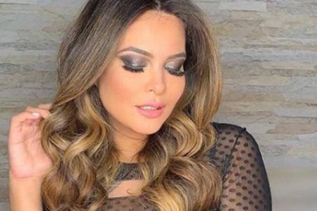 Geisy Arruda mostra demais com lingerie transparente e faz revelação