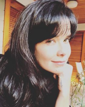 Samara Felippo posa nua e faz reflexão sobre a vida; veja