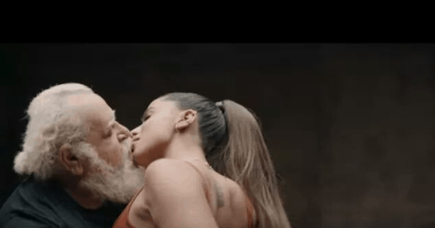 Anitta beija 24 homens e mulheres em novo clipe e vira meme na internet