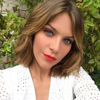 Isabella Santoni surpreende seguidores e posta foto completamente nua