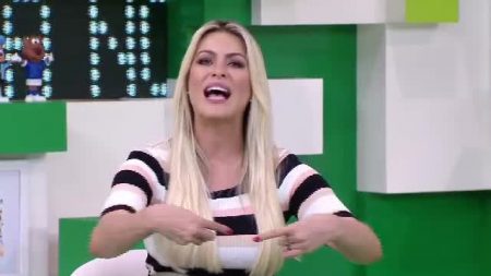 Renata Fan “perde a cabeça” e abandona programa da Band