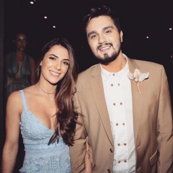 Namorada de Luan Santana estreia carreira de estilista com desfile