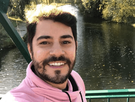 Evaristo Costa exibe novo visual sem barba e encanta a web